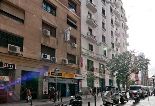 Gran Via Suites Madrid Esterno foto