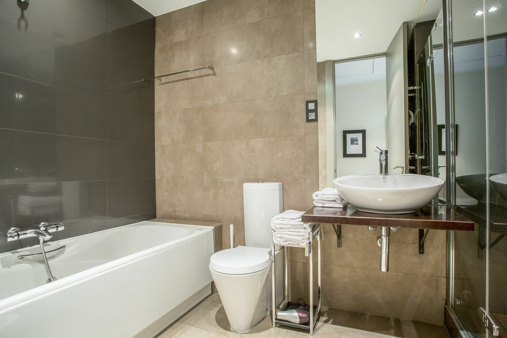 Gran Via Suites Madrid Esterno foto